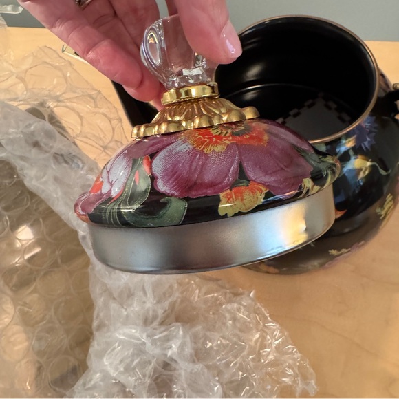 MacKenzie-Childs Flower Market 3 Quart Tea Kettle – Black - NWT - Picture 6 of 9